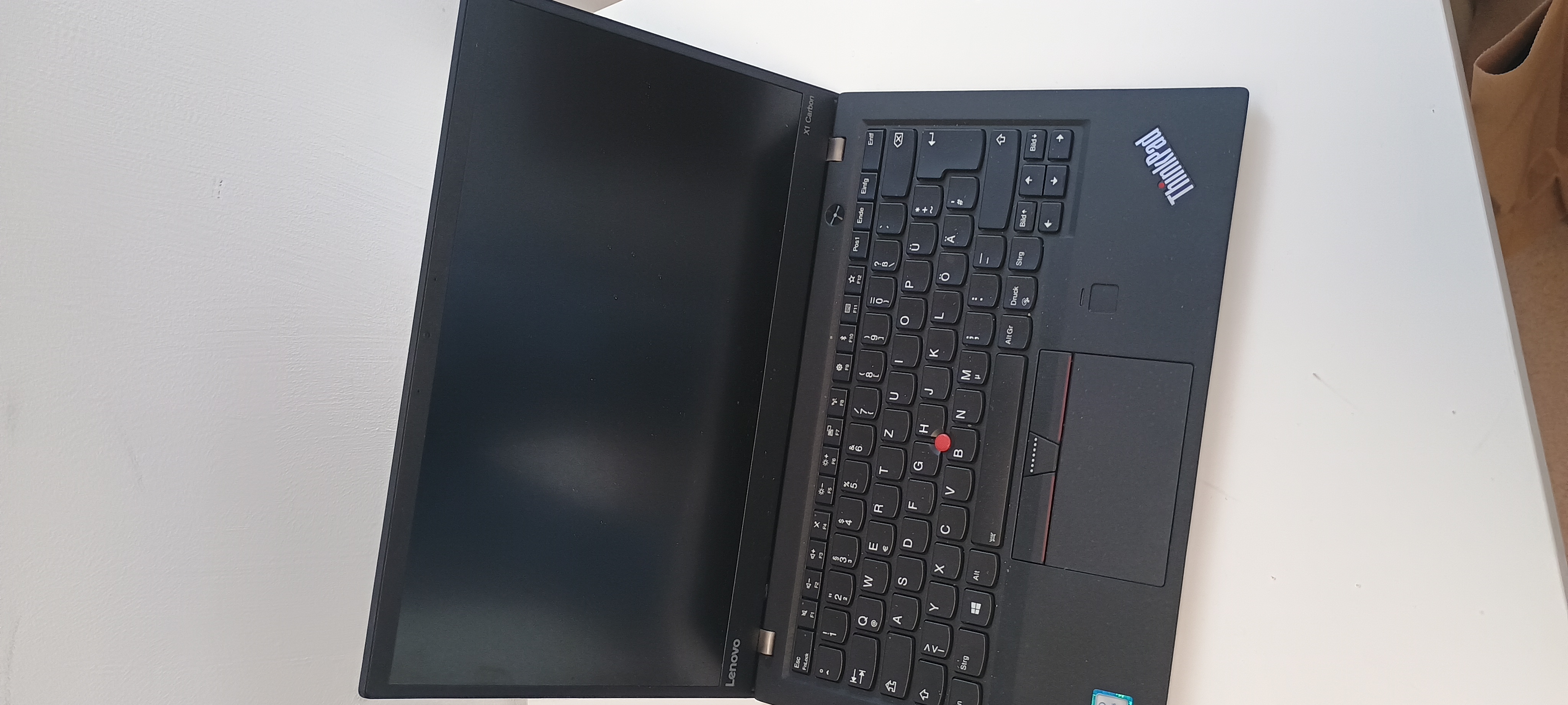 Lenovo ThinkPad X1 Carbon – Der Inbegriff von Mobilität & Business-Leistung